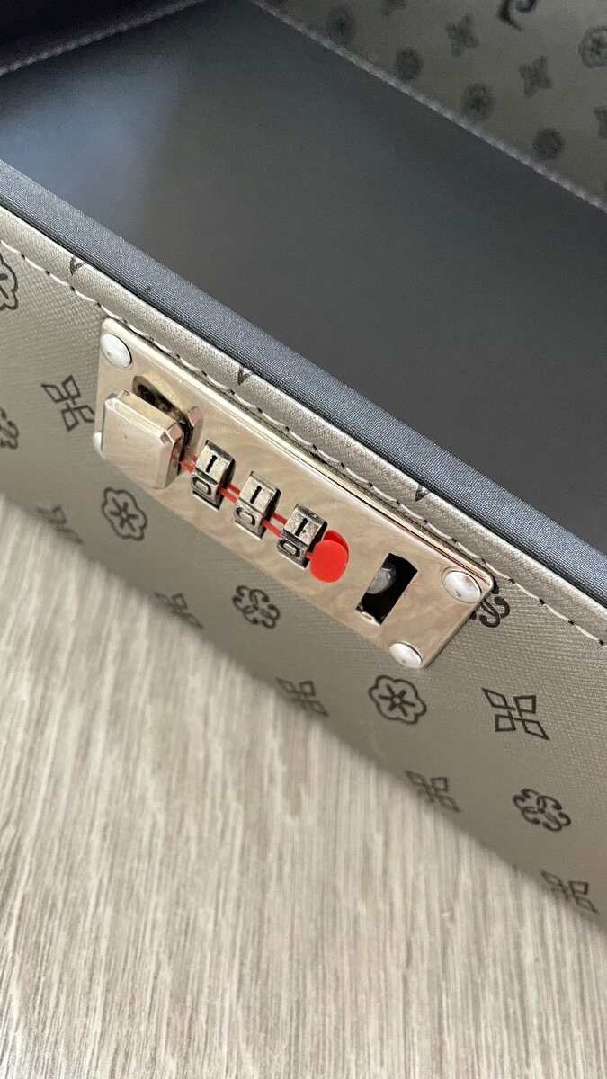 Шкатулка для украшений