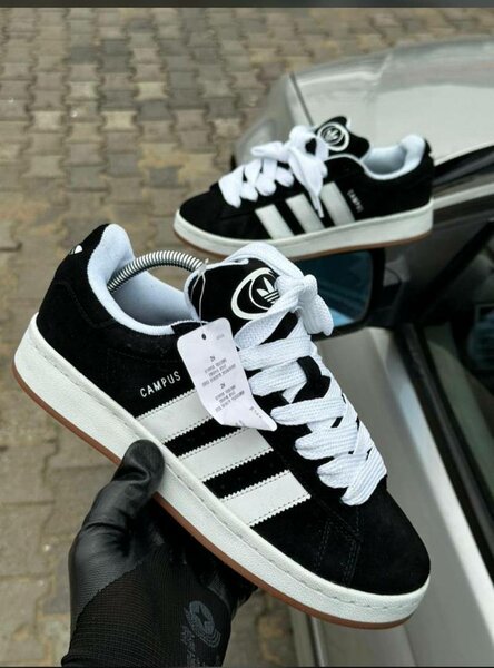 Sneakers Adidas et Asics