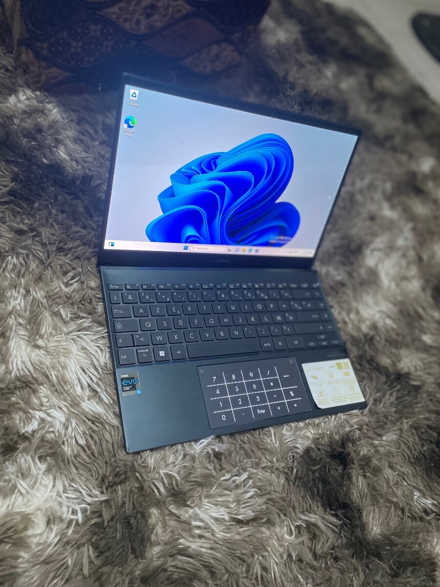 AZUS ZENBOOK 13. 11 generation