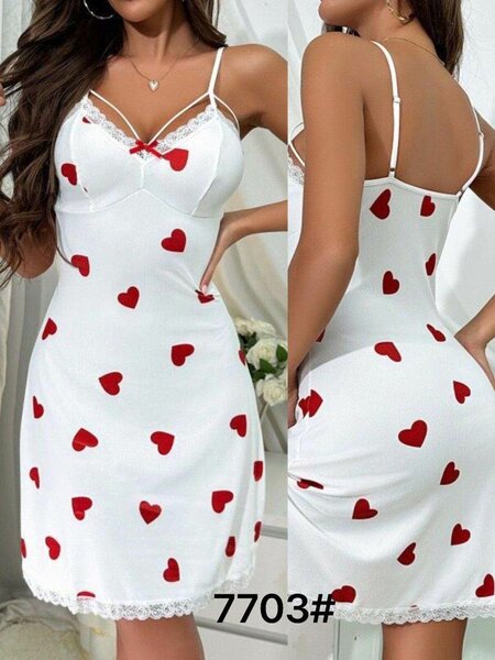 Robe nuisette cœur dentelle