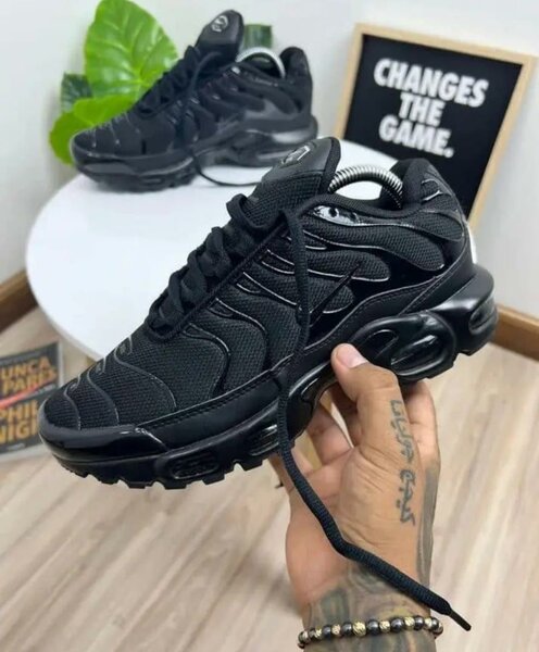 Baskets noires modernes