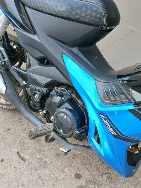 Scooter TVS moderne et élégant