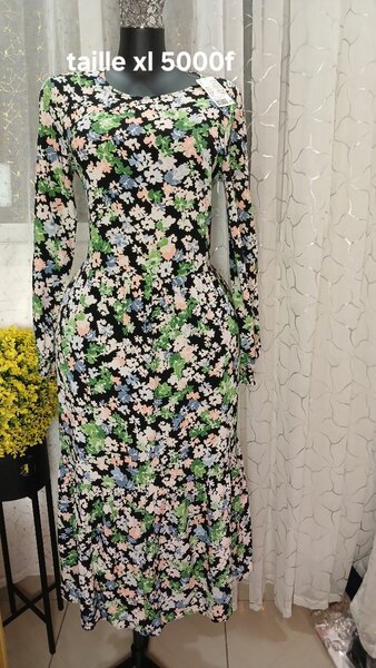 Robe longue florale élégante