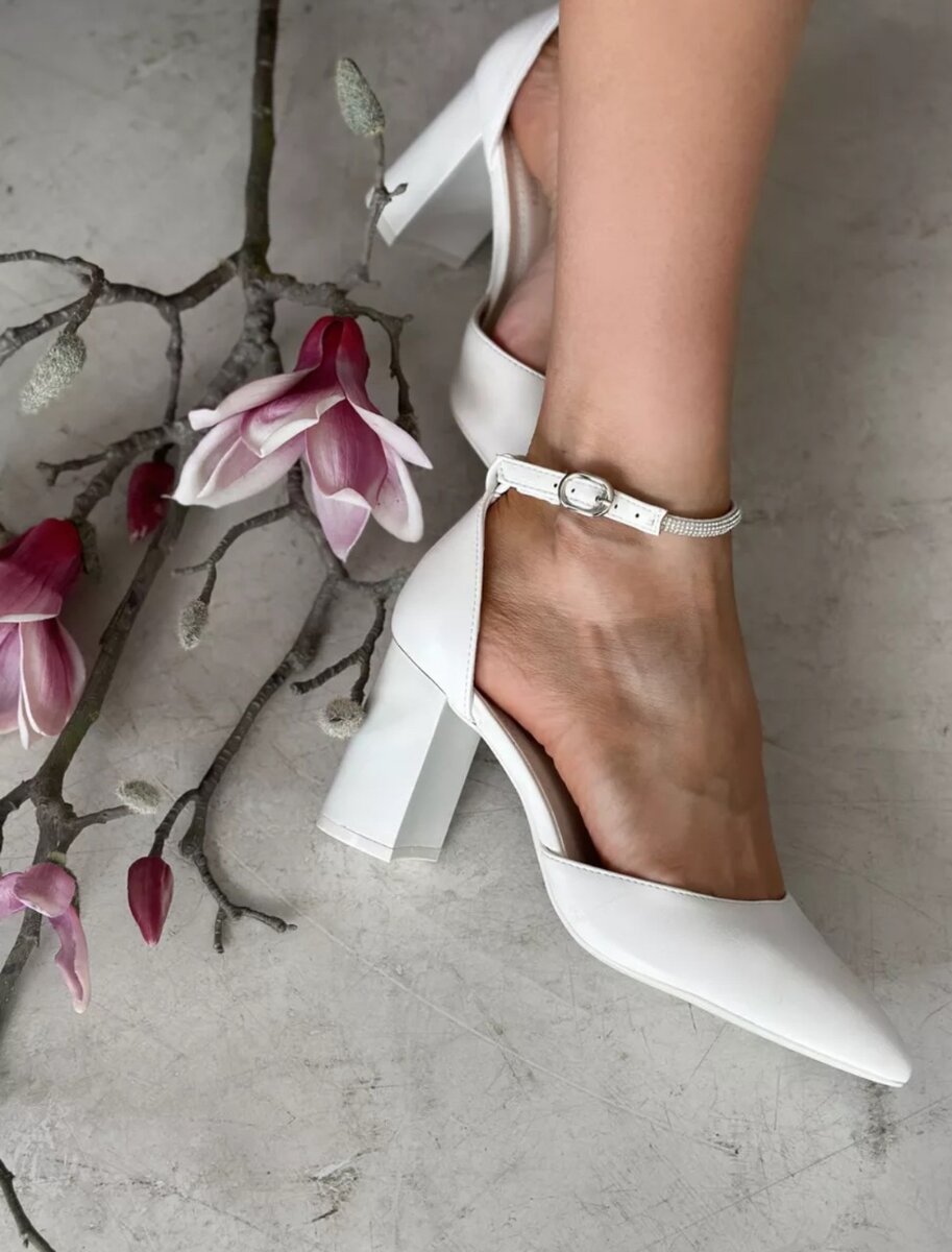 Белые туфли