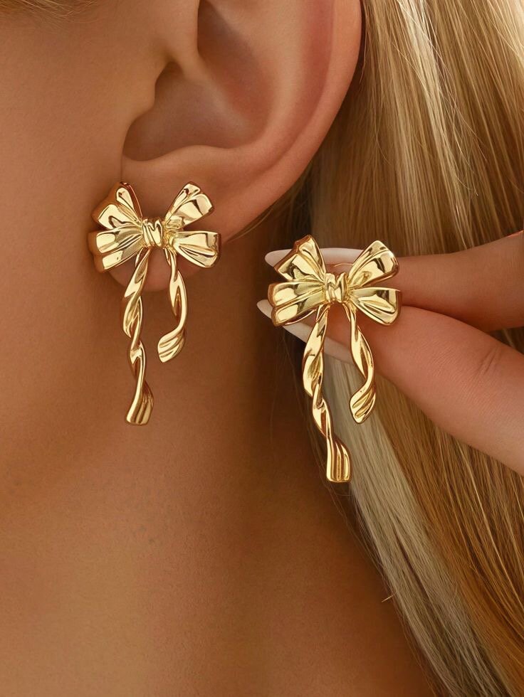 Bijoux dorés élégants