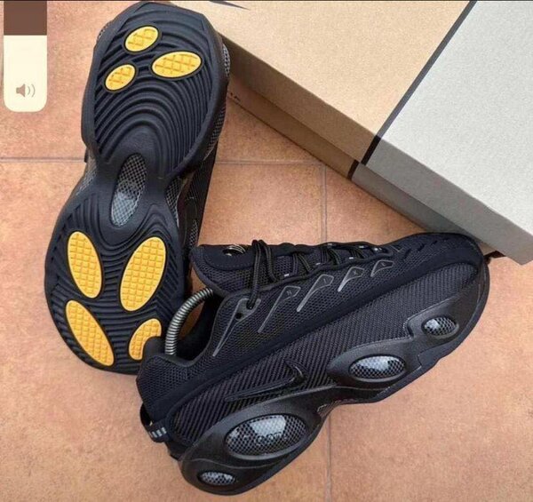 Chaussures de sport noires homme