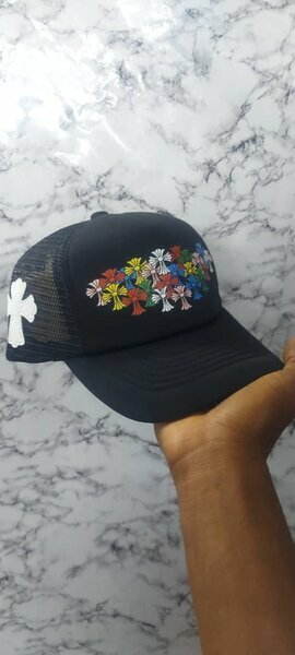 Casquette brodée fleurs colorées
