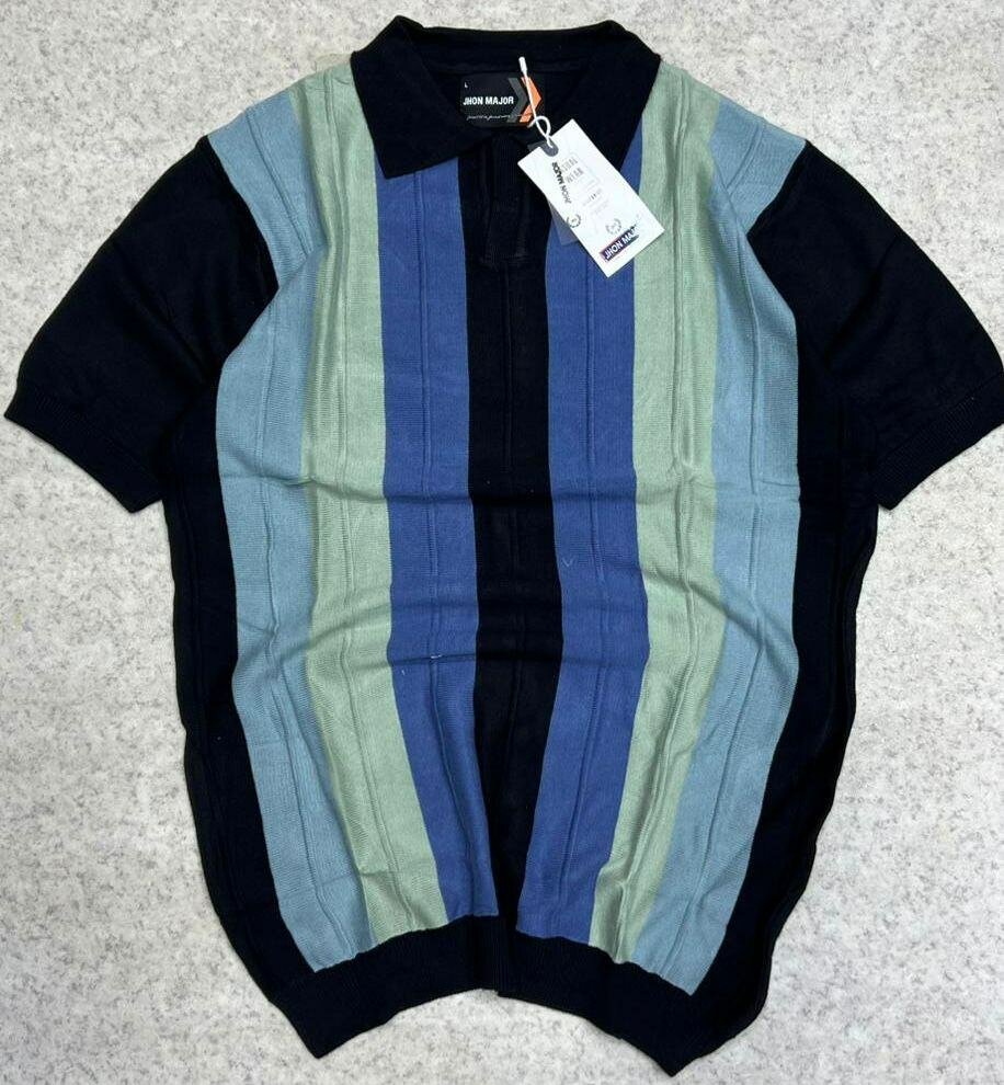 Polo rayé en maille légère