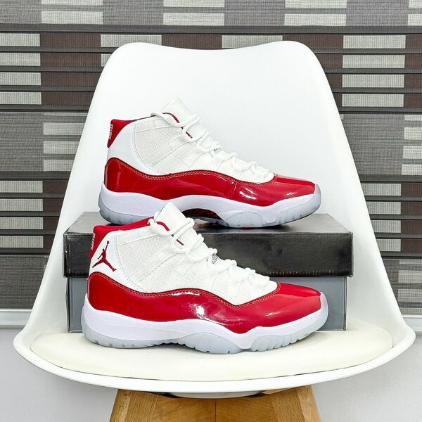Basket montante rouge et blanche
