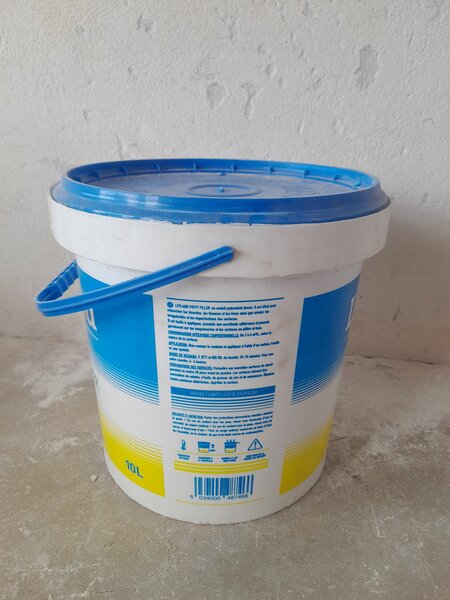 Leyland putty filler