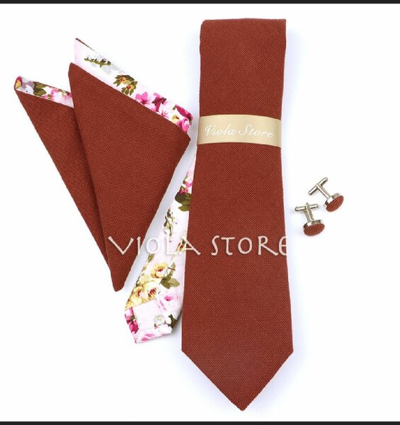 Set cravate et accessoires élégants