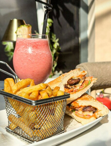 Sandwiches gourmands avec frit