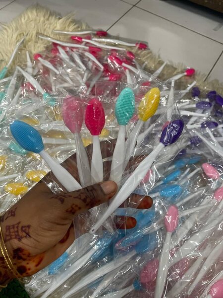 Brosses à lèvres colorées