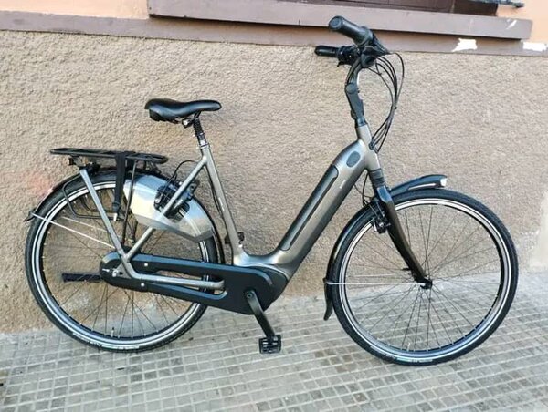 Vélo électrique moderne urbain