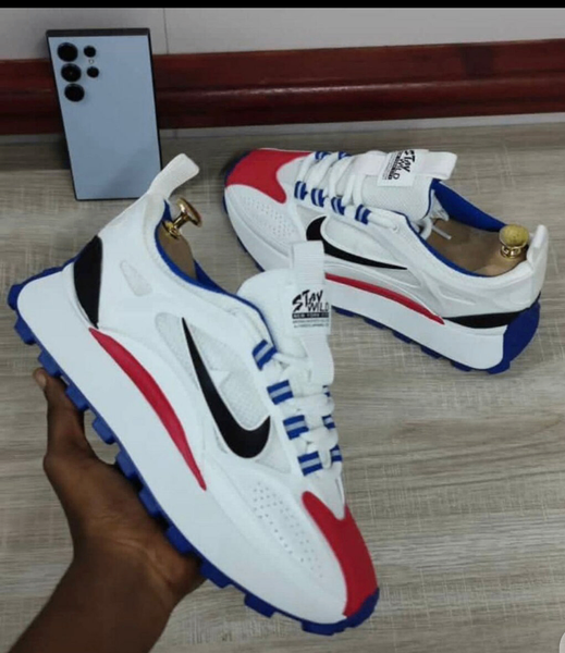 Baskets unisex blanches confortables