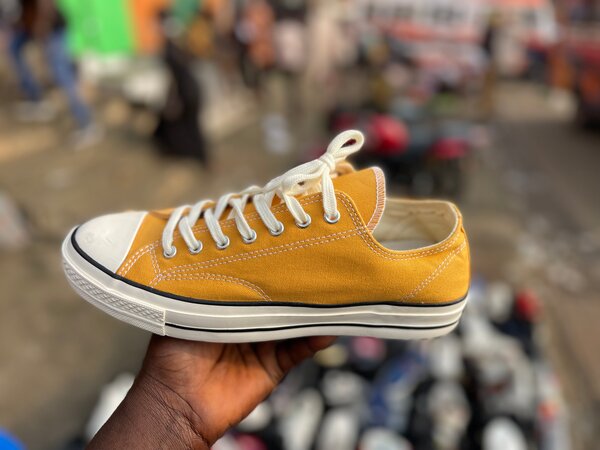 Chaussure Converse jaune