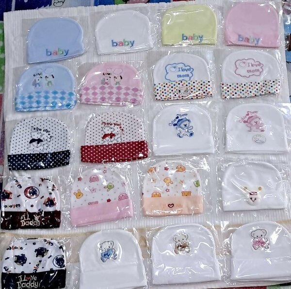 Bonnets bébé adorables unisexes