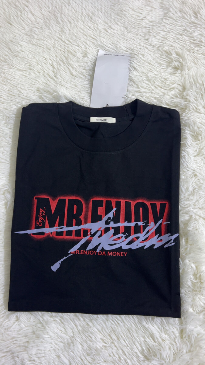 T-shirt graphique tendance unisexe