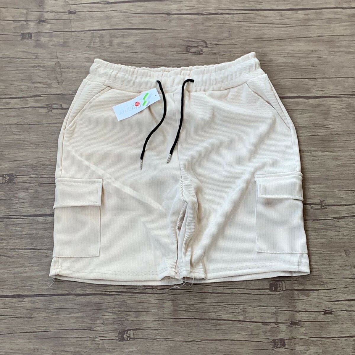 Side pocket shorts