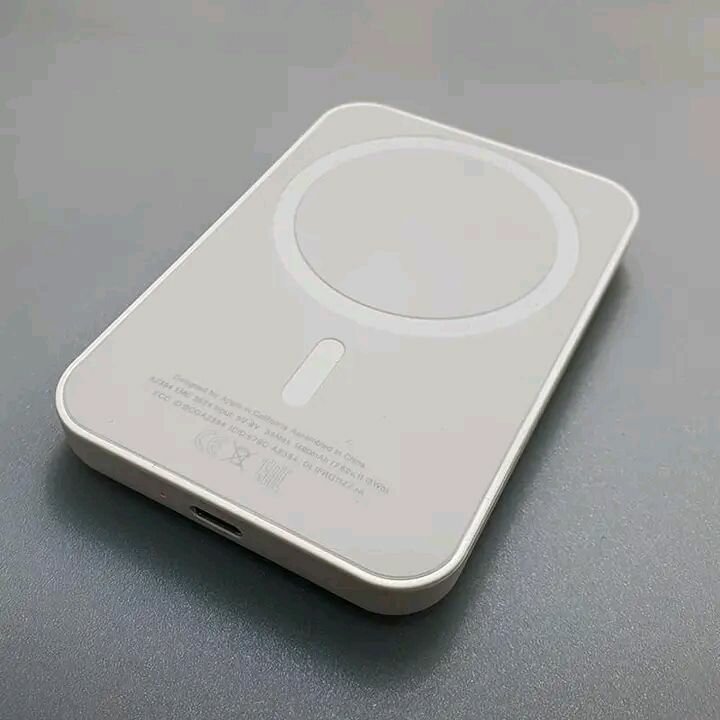 Batterie externe magnétique téléphone