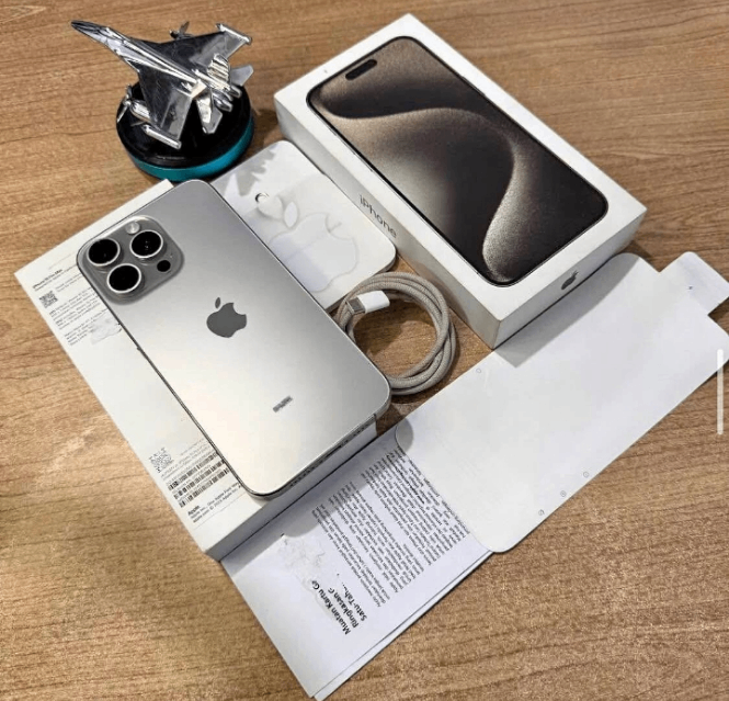 iPhone 15 Pro Max 256Go Argente