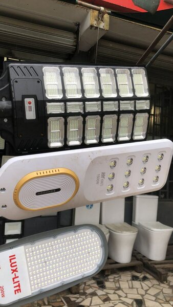 Lampadaire à LED solaire