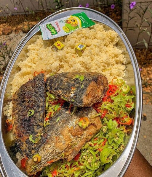 Poisson grillé avec attieké