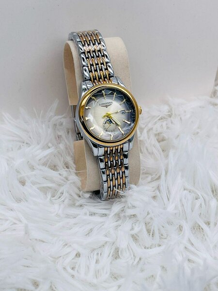 MONTRE ORIGINALE ET DE QUALITÉ FEMME