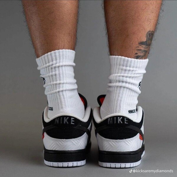 Basket Nike Dunk Low Noir Blanc