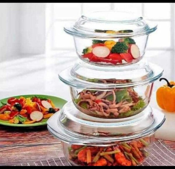 Pyrex transparent bowls