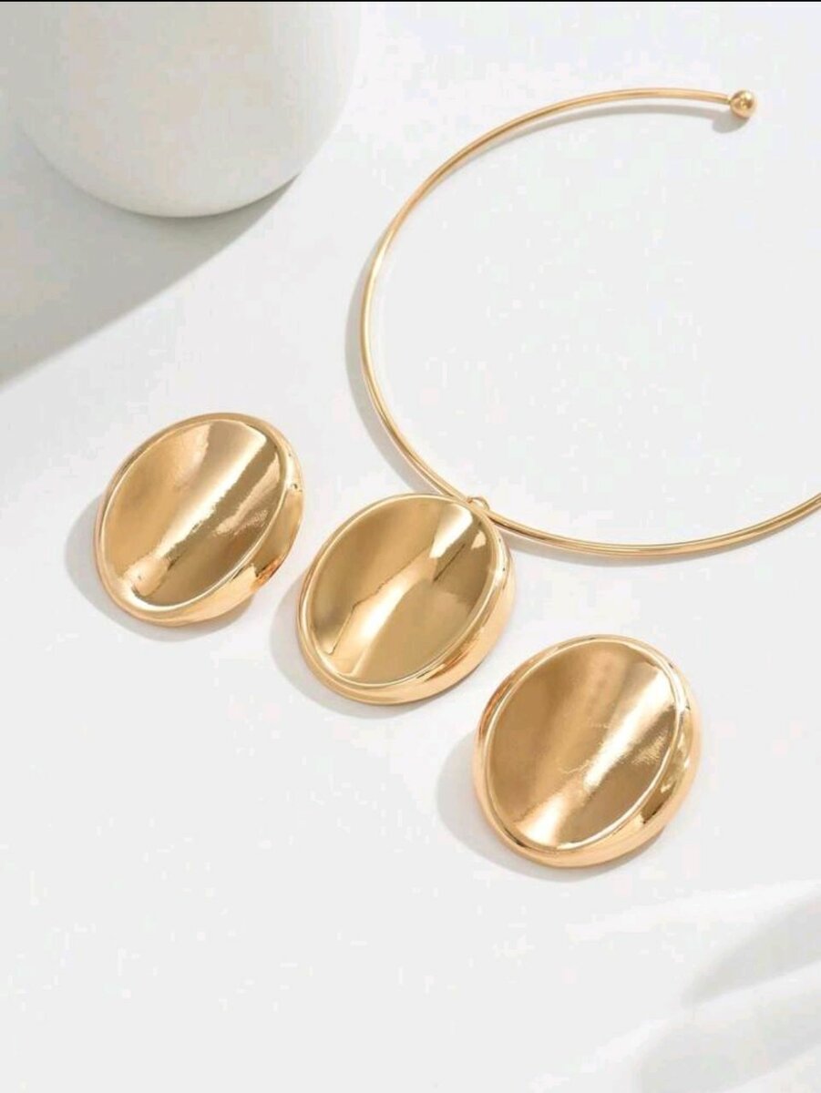 Collier et Boucles d'Oreilles Dorés