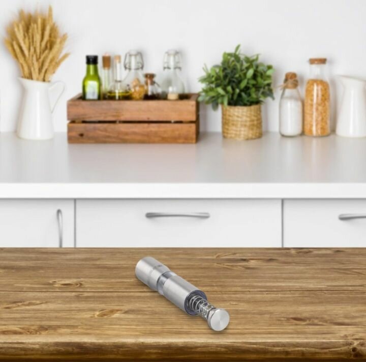 Moulin à épices manuel en acier