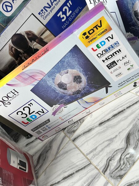 Téléviseur LED 32" Full HD