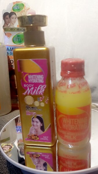 Kwhitening hydrating lotion