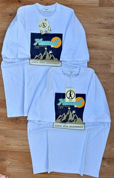 T-shirt unisexe "Own the Moment"