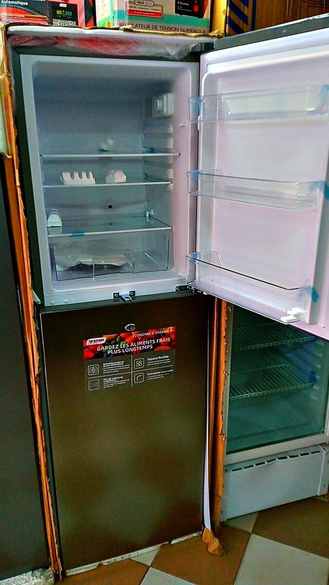 SMART TECHNOLOGY Réfrigérateur Combiné Smart 230L (STCB-308)