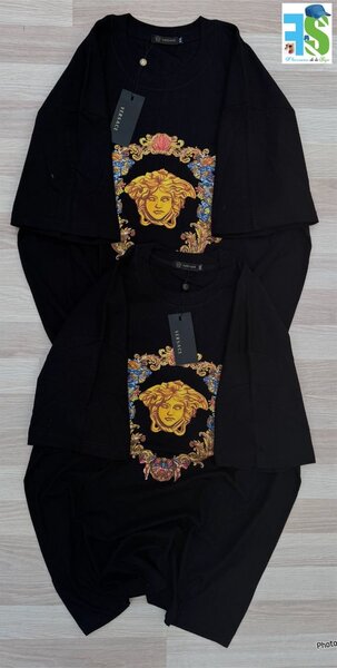 T-shirt noir avec motif