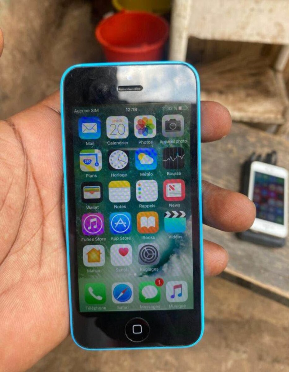 iPhone 5C bleu - Téléphone Apple reconditionné