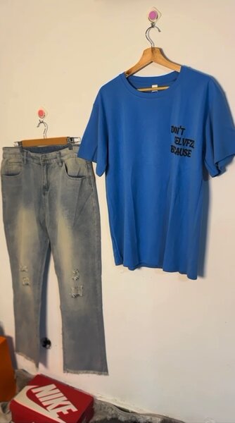 T-shirt bleu homme avec inscription