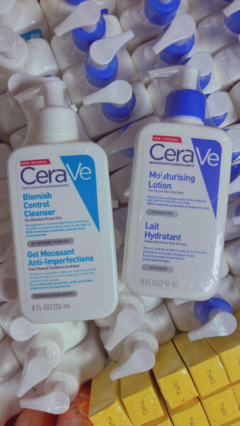 CeraVe Nettoyant Antiboutons et Lotion
