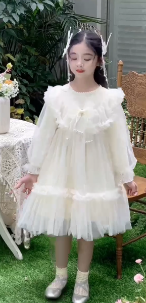 Красивое белое платье для девочек. 