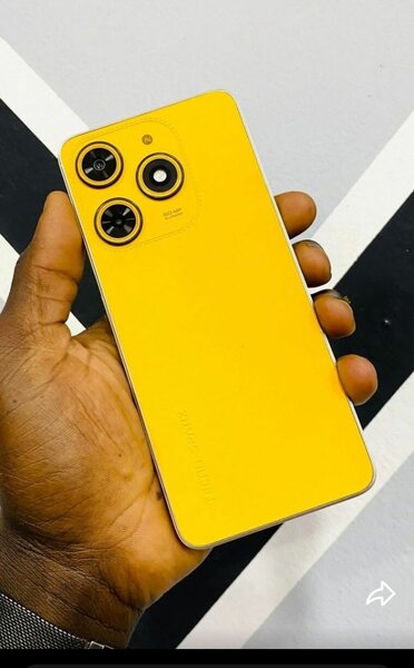 Téléphone portable Realme jaune
