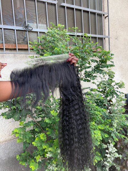 Postiche et lace frontale