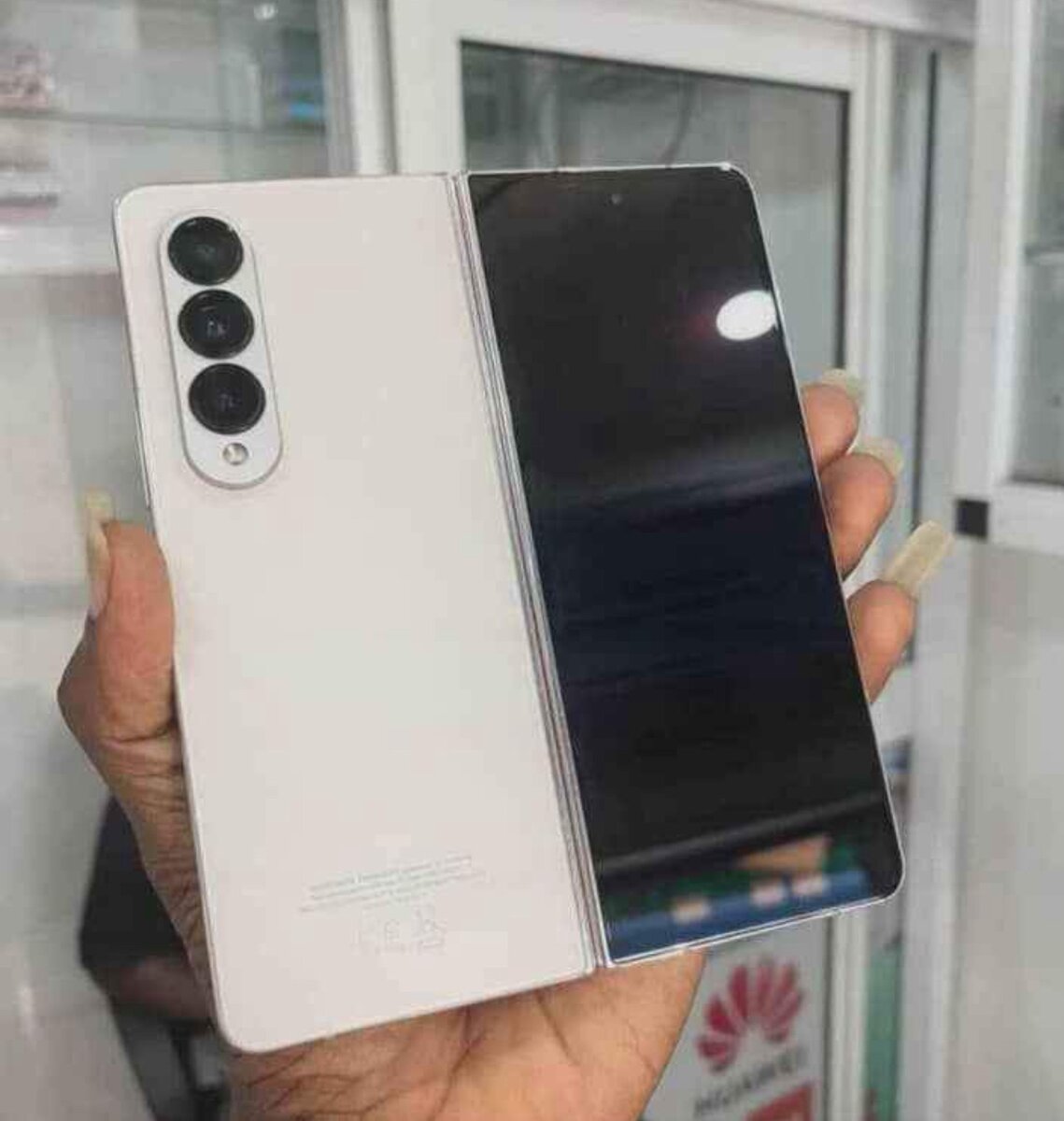 Samsung zfold 2 nouveau dans carton