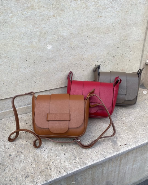 сумки разных цветов