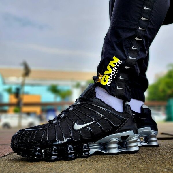 Sneakers sport noirs tendance