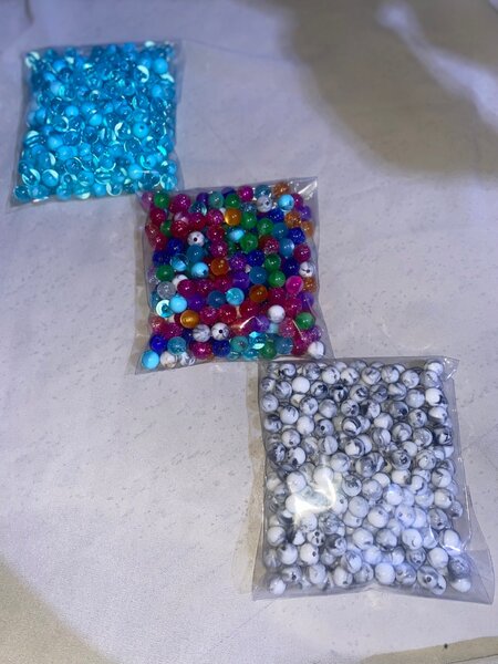 Perles colorées pour DIY