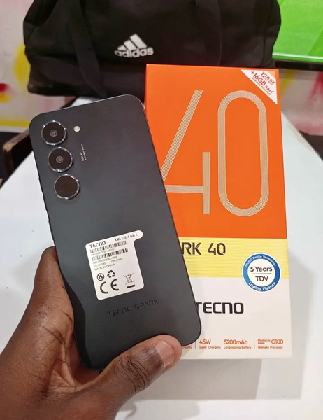 Tecno Spark 40 128GB Noir