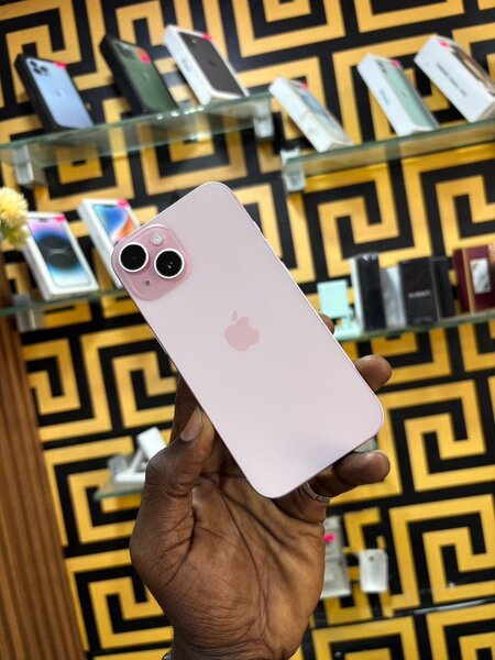 iPhone 15 Rose