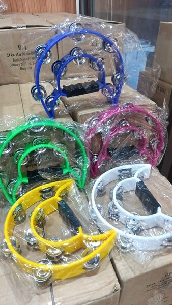 Tambourins colorés en plastique